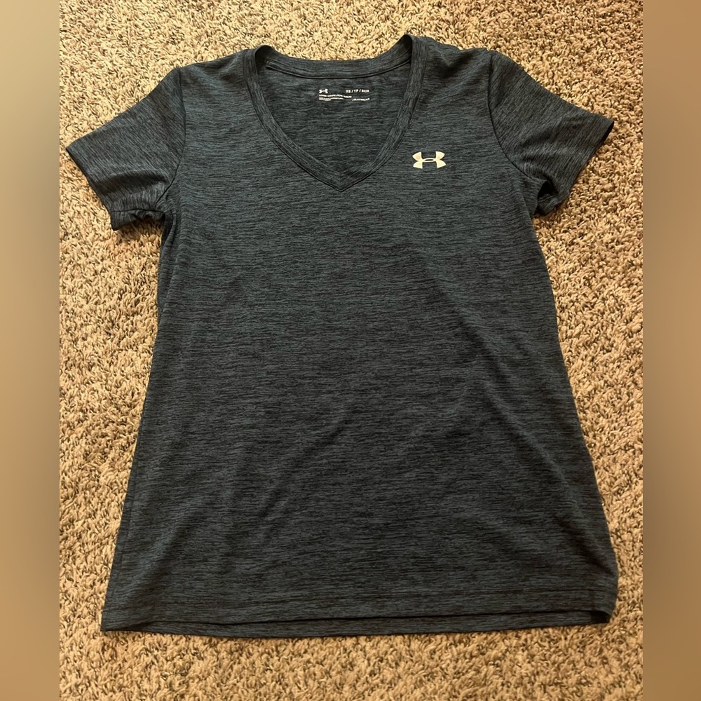extra small dark blue under armour tee